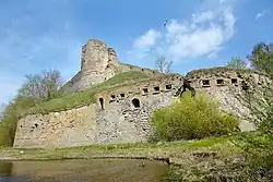 Hiding place and caponier