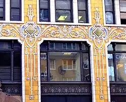 Closeup of the possibly Mayan-inspired decoration on 154-160 West 14th Street (1913)[19]