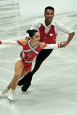 Lana Petranović and Antonio Souza-Kordeiru perform at the 2018 European Championships.