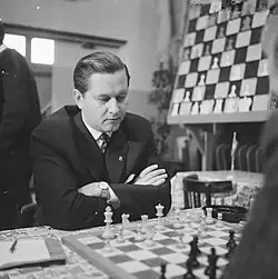 Keres thinks on a move