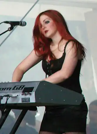 Ashley Ellyllon of Cradle of Filth Hellfest 2009 04.jpg