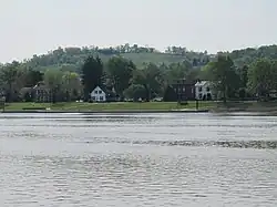 Houses along the Ohio River in Augusta