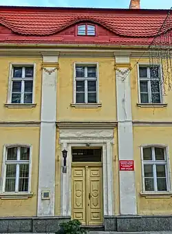 Detail of the facade on Długa street