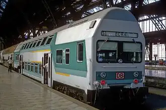 Partially modernized double-decker train with an old control car in 1995 at Leipzig Hauptbahnhof