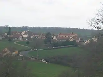 A general view of Neuilly-en-Donjon