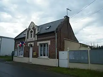 The town hall in Buverchy