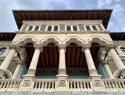 Trilobed arches - Cantacuzino Castle in Bușteni
