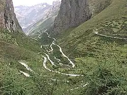 The road from the Sacred Valley to Huayopata, coming down from Abra Malaga (Pass), 4,333 metres (14,216 ft) in elevation.