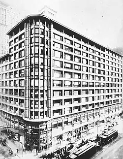 The Carson, Pirie, Scott and Company Building in Chicago by Louis Sullivan (1904–1906)