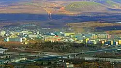 View of central Susuman and the Byoryolyokh River