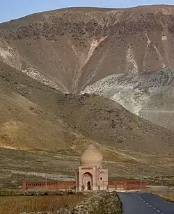 A monument commemorating the Battle of Chaldiran, where more than 7,000 Muslims of the Shia and Sunnī sects killed each other