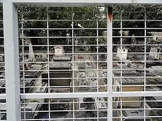 The cemetery, seen from the Allée Darius-Milhaud