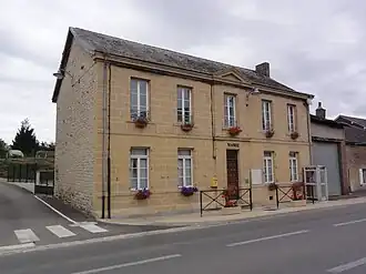 The town hall in Cliron