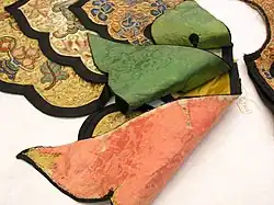 Multi-layered cloud collar (section view).