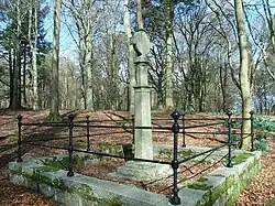 Memorial on the site of where the Earl's body was hidden