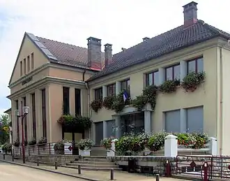 The town hall in Exincourt