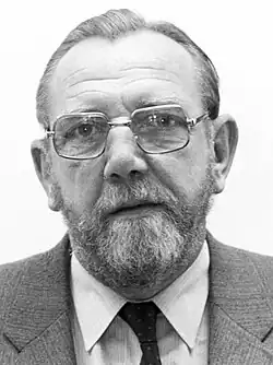 Frank Cluskey, 1981 01 (cropped).jpg