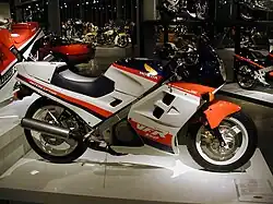 Honda VFR750F RC24