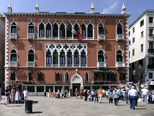 Palazzo Dandolo, somewhat "restored" and elaborated in the 19th century