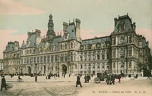 Colored postcard of the rebuilt Hôtel de Ville, late 19th century