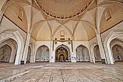 The 16th century Jama Mosque in Bijapur with rib vaulting consisting of four-centred arches.