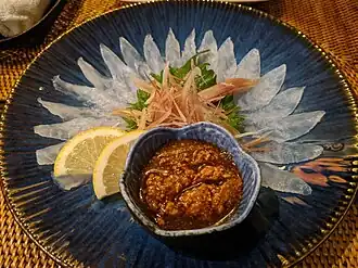 As sashimi with liver sauce