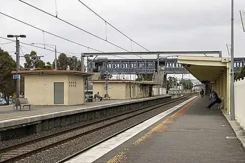 Laverton station Platform 1 looking south-west, showing Platform 2 and 3 station building and footbridge