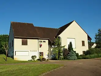 The town hall in Looze