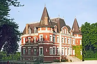 The chateau in Montceaux-lès-Vaudes