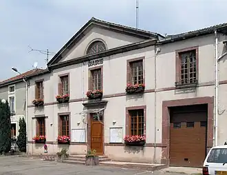 The town hall in Oëlleville