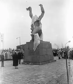 Unveiling in 1953
