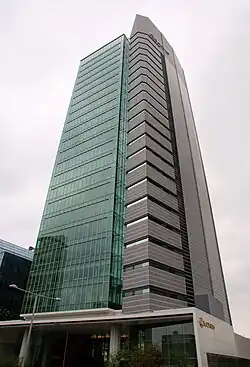 Oracle Aoyama Center Building, with Lexus International Gallery Aoyama