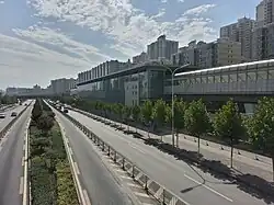 Elevated Line 5 station and platform at Tiantongyuan. Line 5 opened on Oct. 7, 2007.
