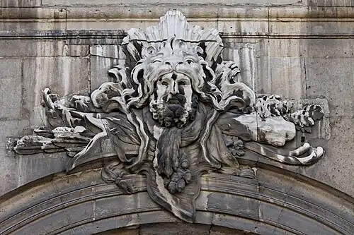 Baroque Hercules mascaron of the Dôme des Invalides, Paris, by Jules Hardouin-Mansart, 1677–1706[33]