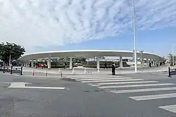 Unpaid transfer corridor between lines 8 & 11 at ground level