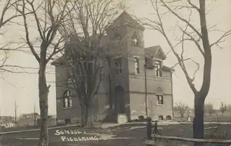 Pickering Public School in 1910