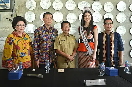 Citra (second from right) Homecoming in Bangka Belitung Islands with Indonesian Child Protection Commission [id] on 19 March 2018[23][24]