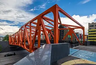 The "Rokkiporkkana" ("Rock'n'roll carrot") pedestrian bridge crosses over Välimerenkatu.