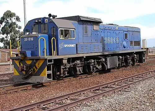 No. 35-016 in Spoornet blue livery and with a saddle hood, Worcester, Western Cape, 13 April 2006