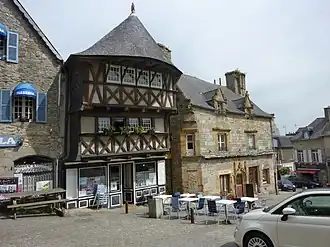 Two of the oldest buildings of downtown Saint-Renan in 2010.
