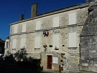 The town hall in Sorges