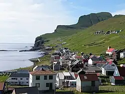 Sumba, Beinisvørð in the background