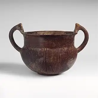 MET DP132251 terracotta two-handled bowl.