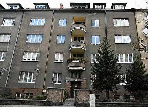 Main frontage on the street