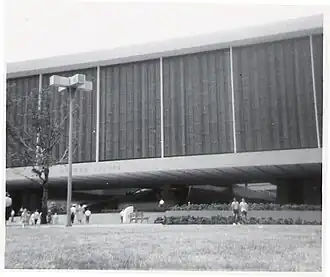 The United States Pavilion's exterior, which included a rectangular wall suspended above a ground-level plaza