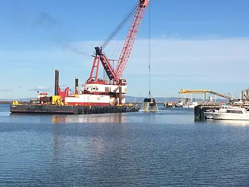 Valhalla dredging for the port